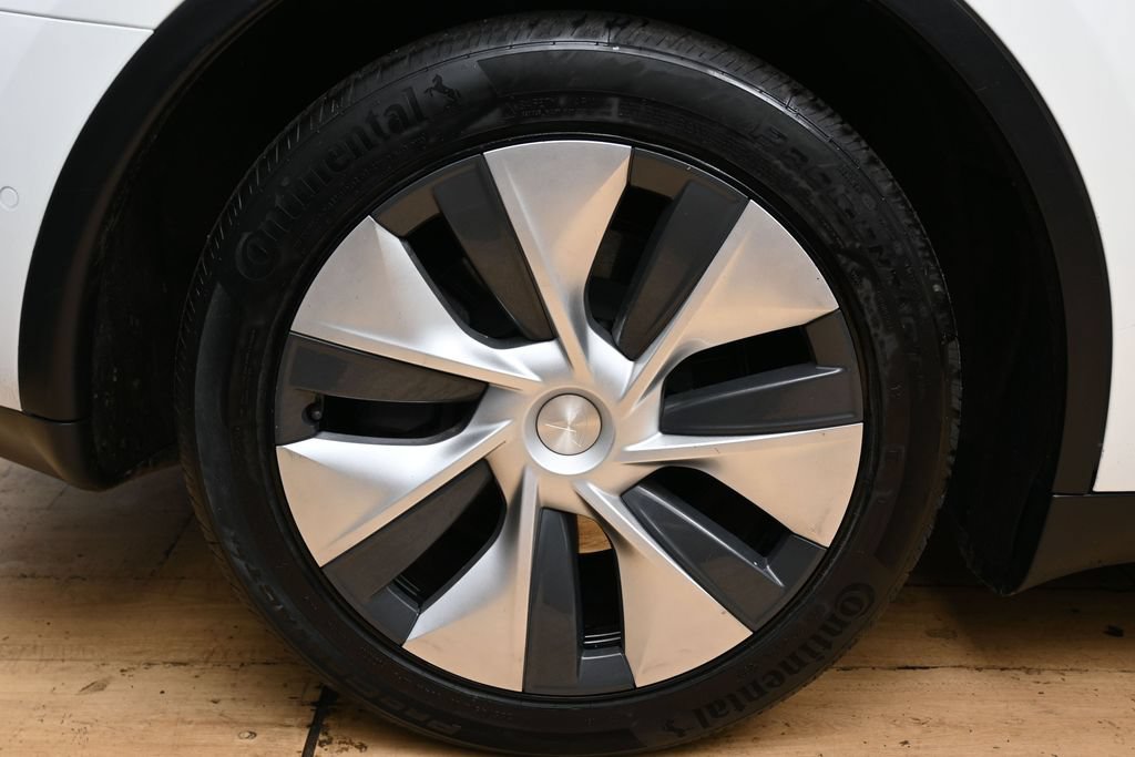 Used 2021 Tesla Model Y Long Range AWD/4WD image 12