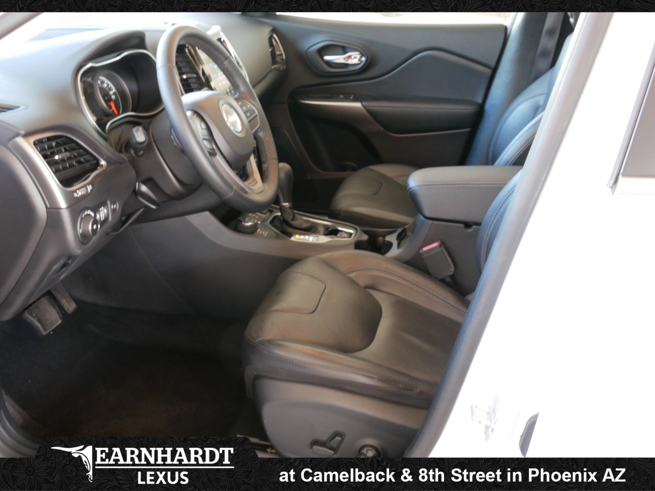 Used 2020 Jeep Cherokee Limited image 4