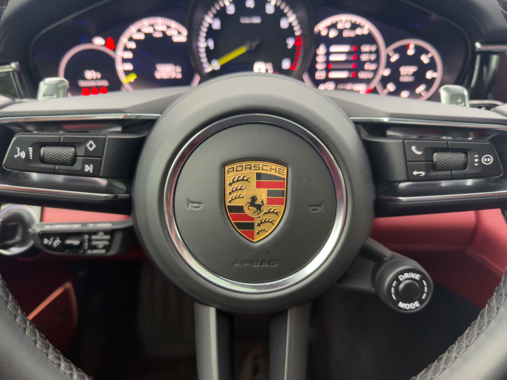 Used 2022 Porsche Panamera 4S AWD/4WD image 33