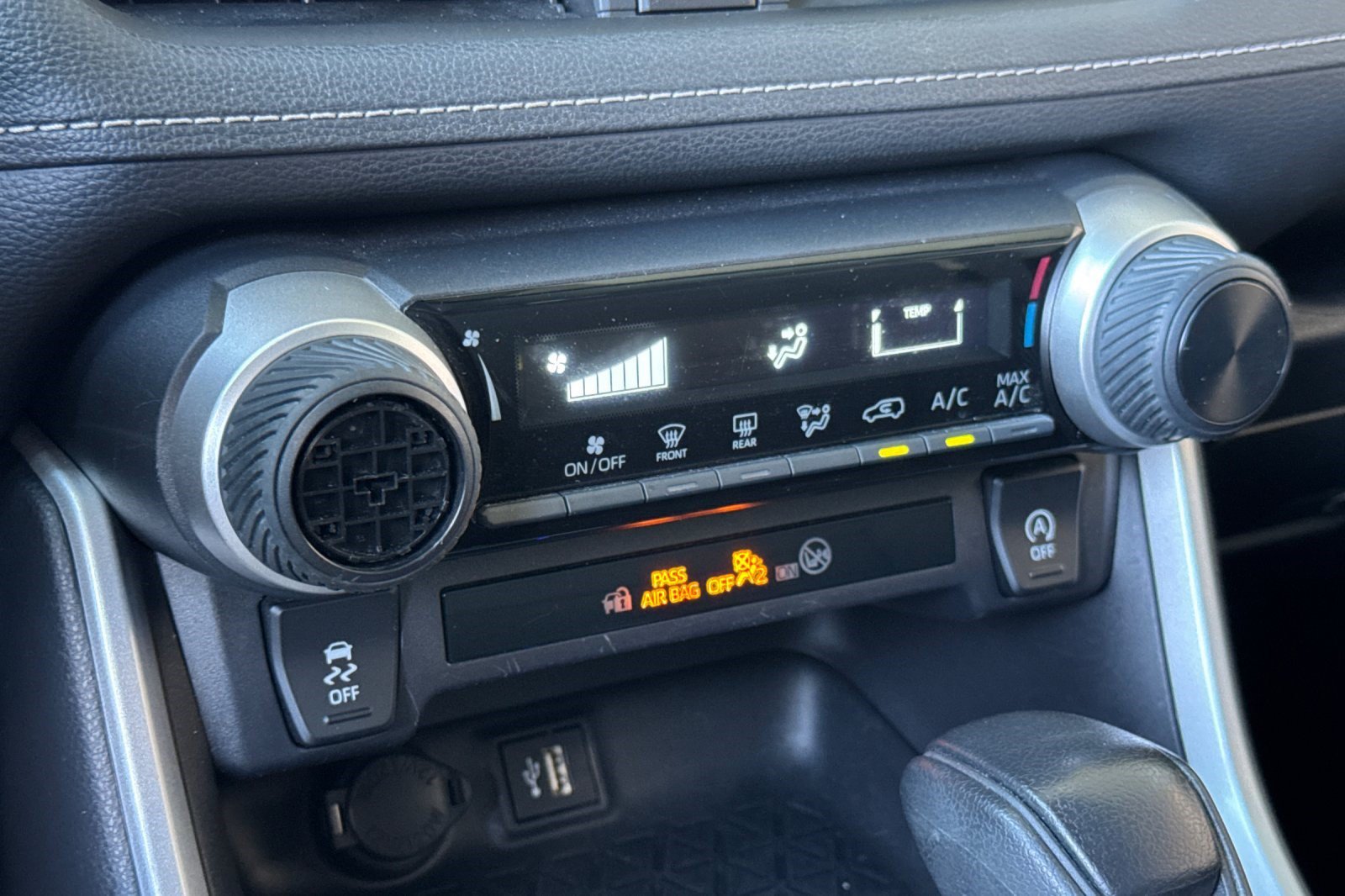 Certified 2024 Toyota RAV4 LE AWD/4WD image 18