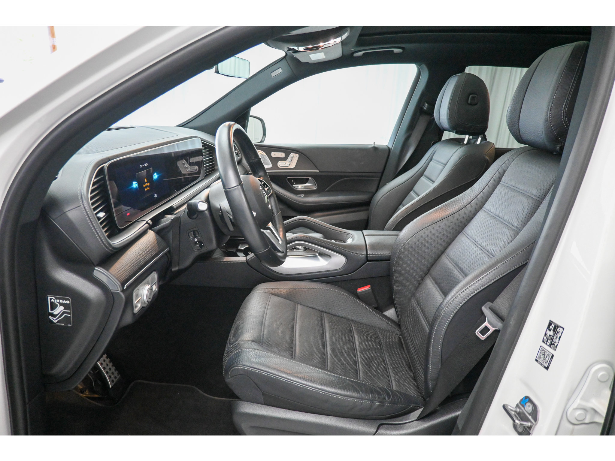 Used 2021 Mercedes-Benz GLS 580 4MATIC image 9