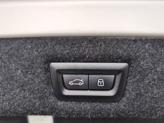 Used 2023 BMW 530i xDrive w/ Premium Package image 29