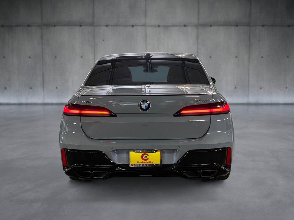 Used 2024 BMW 760i xDrive w/ Executive Package image 4