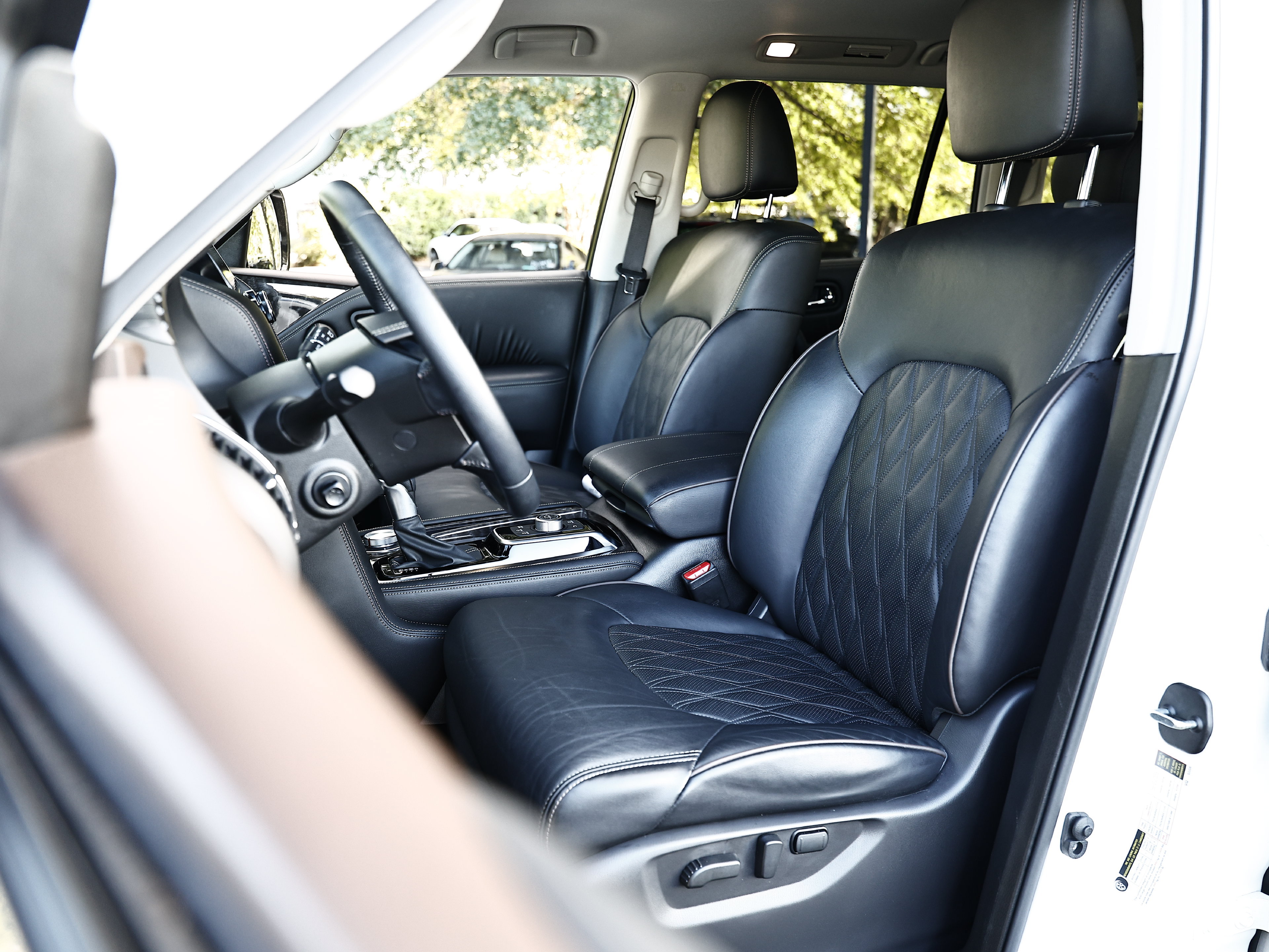 Used 2024 Nissan Armada Platinum w/ Captain's Chairs Package AWD/4WD image 22