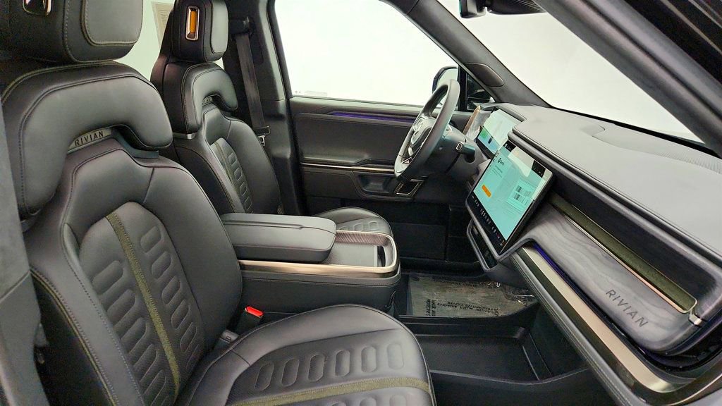 Used 2022 Rivian R1T Adventure image 25