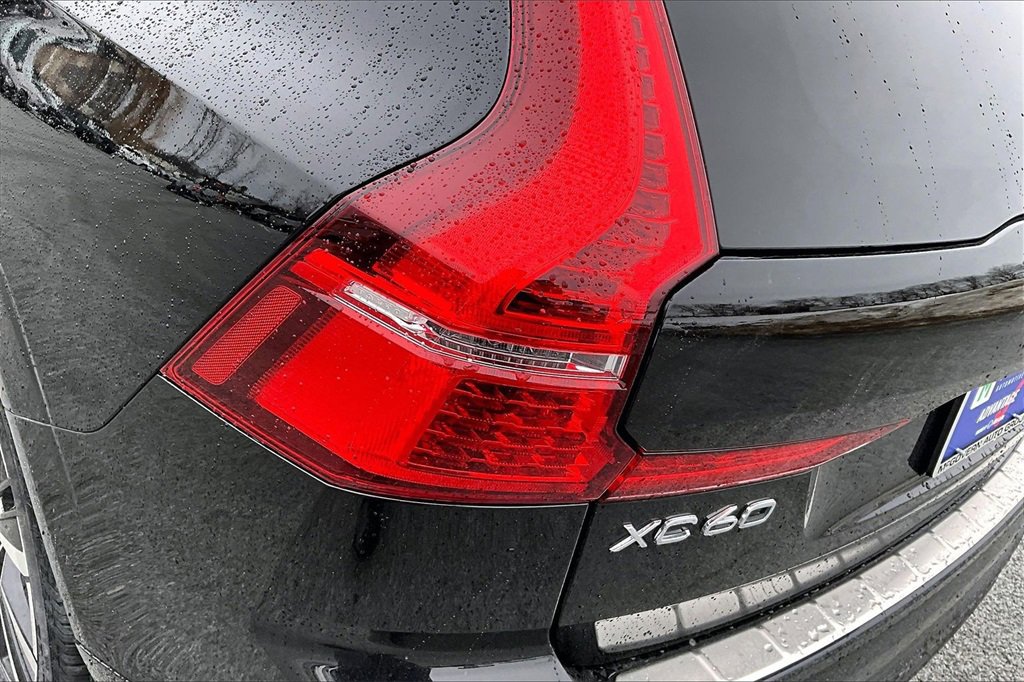 Used 2023 Volvo XC60 B5 Plus w/ Climate Package image 23
