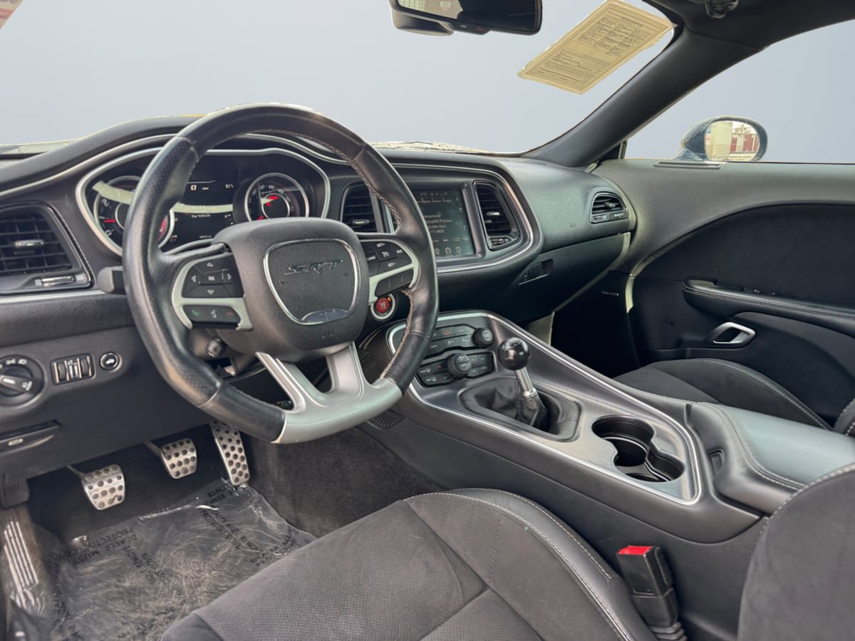 Used 2016 Dodge Challenger SRT image 10