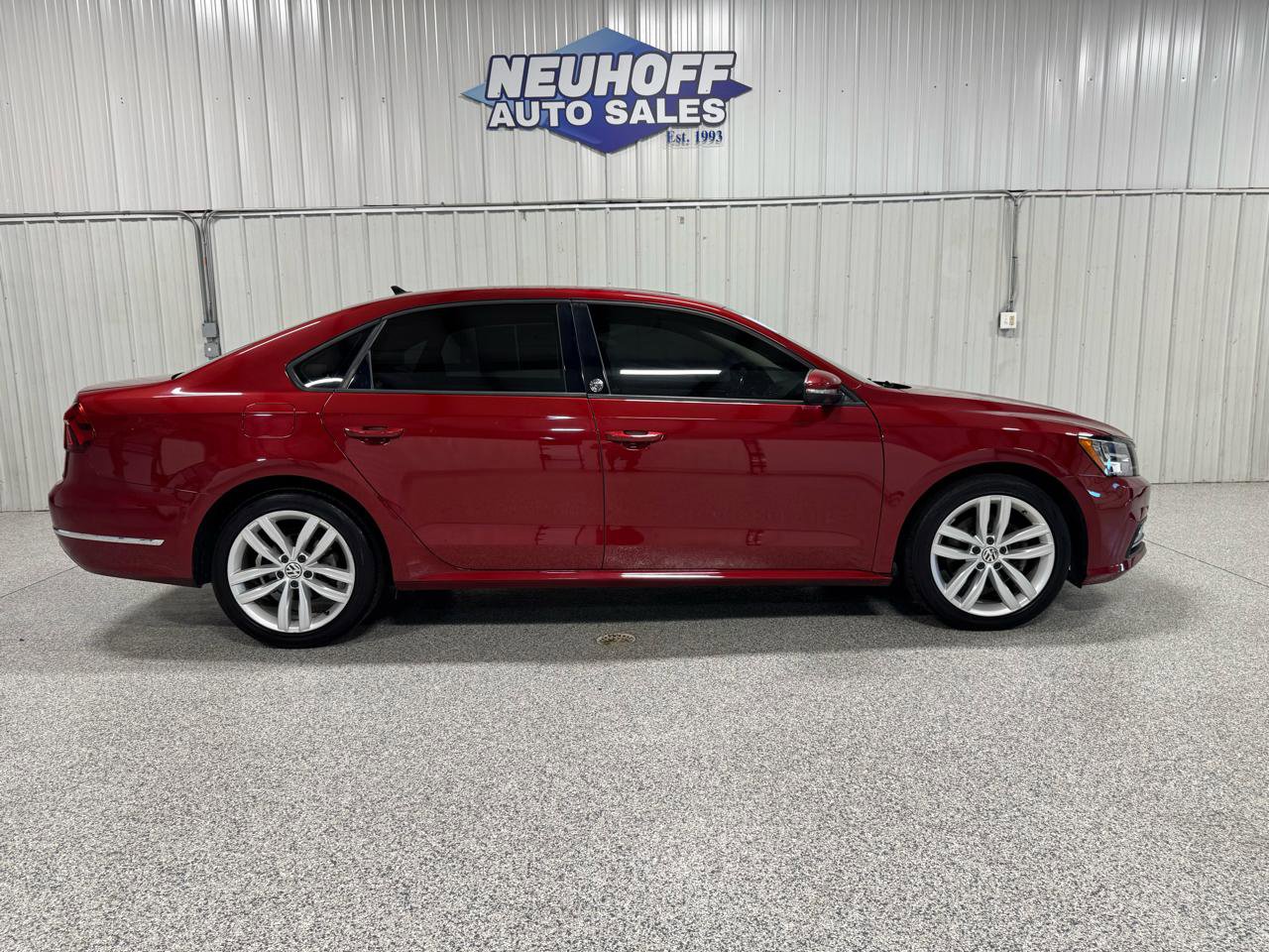 Used 2019 Volkswagen Passat 2.0T Wolfsburg w/ Wheels & Sunroof Package image 1