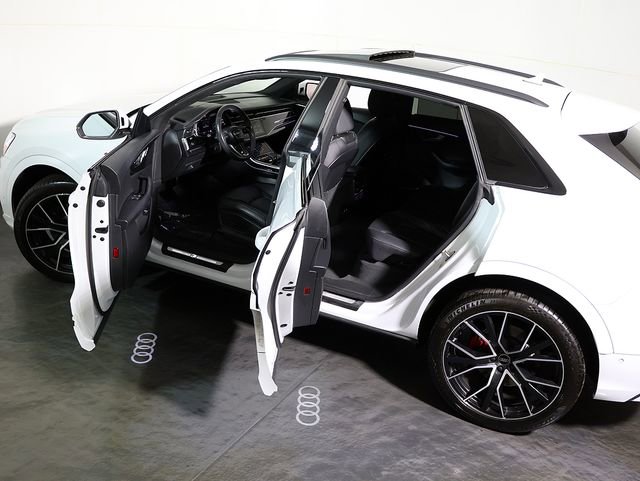Used 2021 Audi Q8 Prestige w/ Prestige Package AWD/4WD image 5
