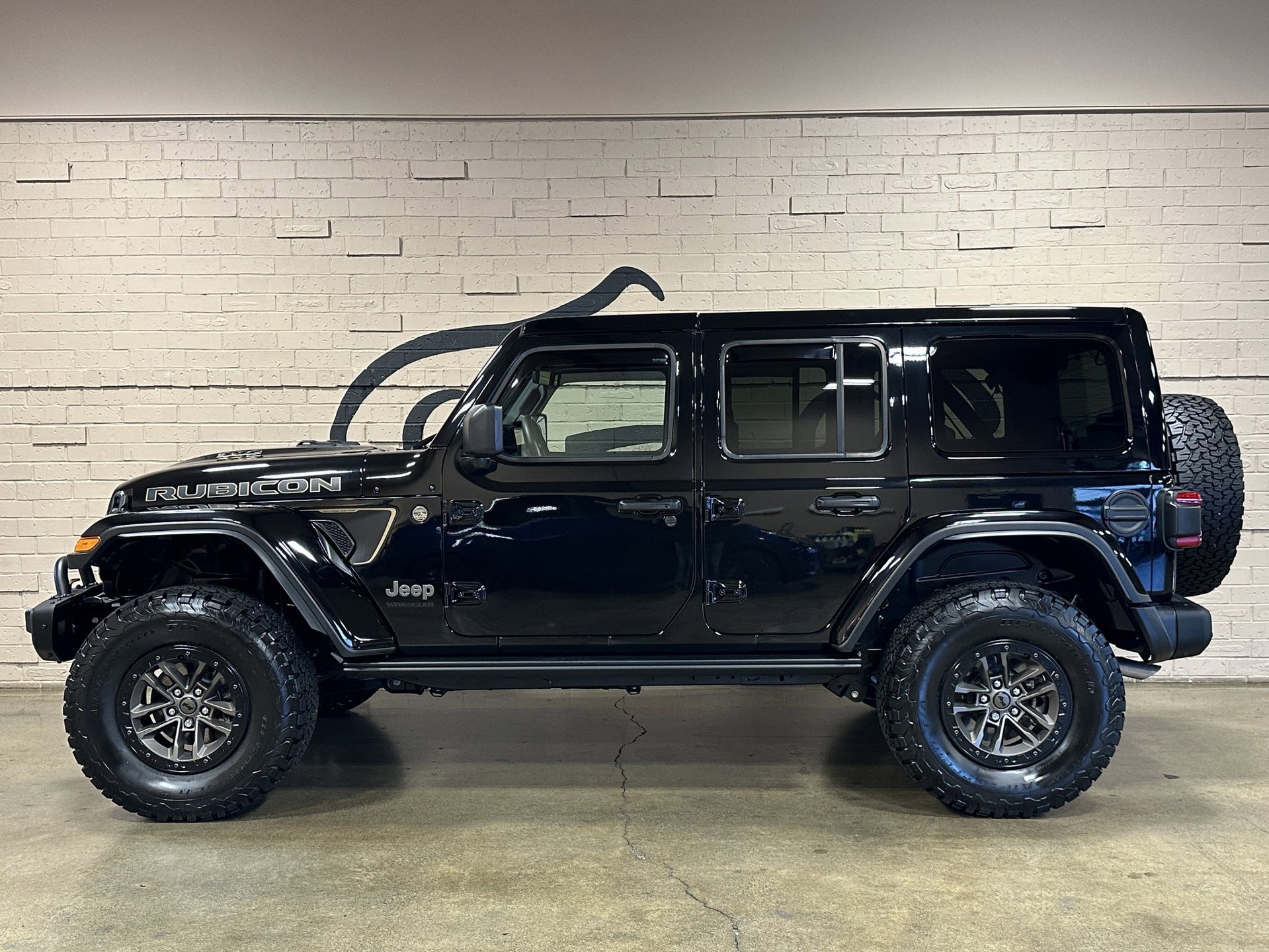 Used 2024 Jeep Wrangler Unlimited Rubicon 392 image 9