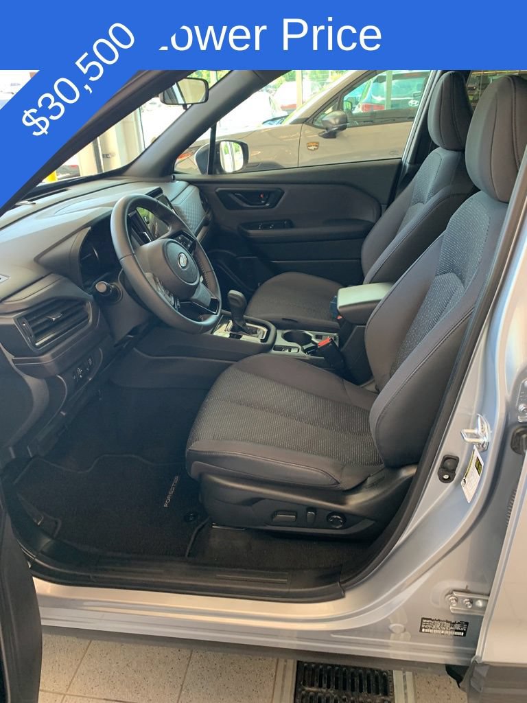Used 2025 Subaru Forester Premium AWD/4WD image 3