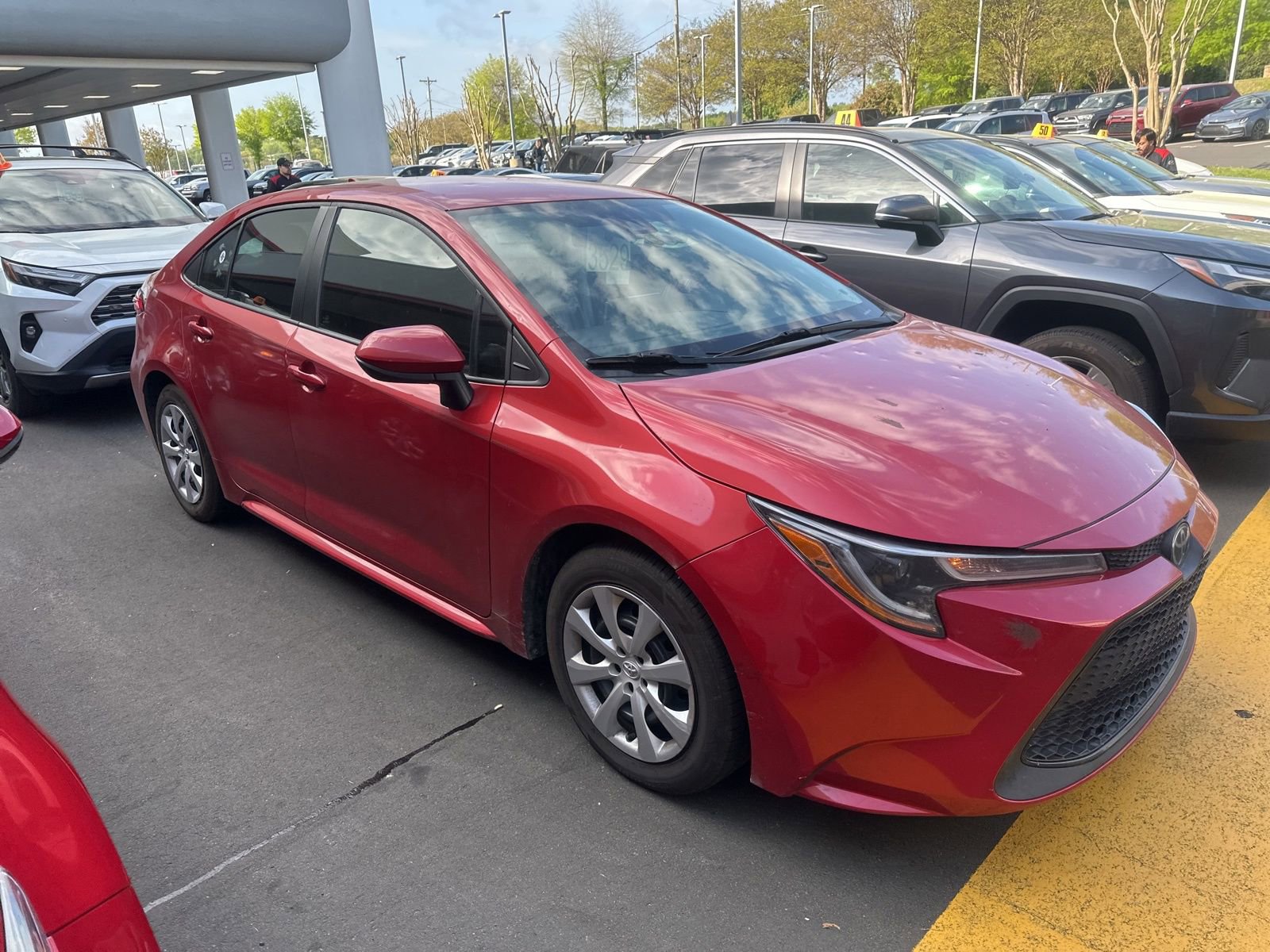 Used 2020 Toyota Corolla LE FWD image 5