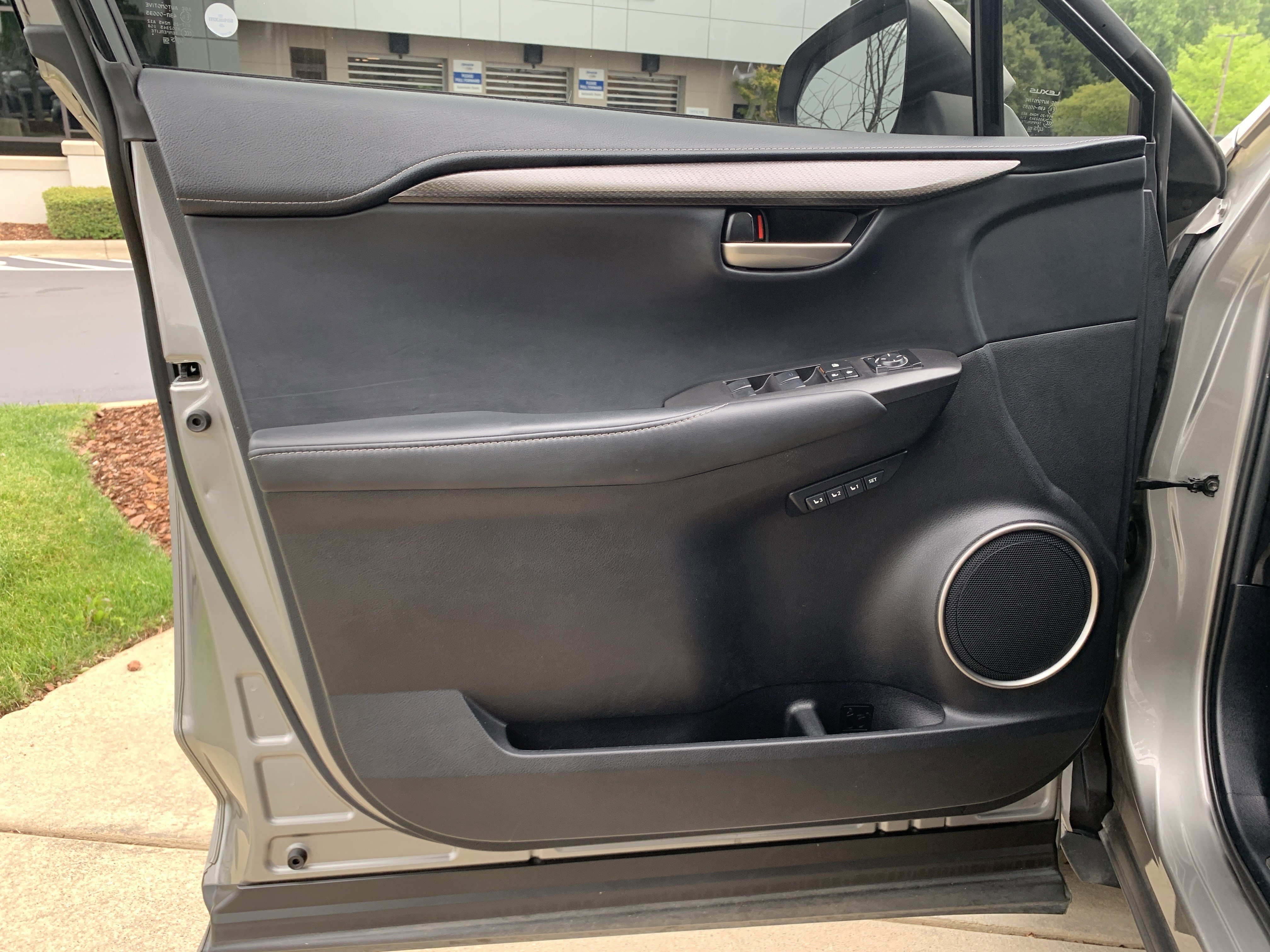 Used 2015 Lexus NX 300h FWD w/ Comfort Package image 14