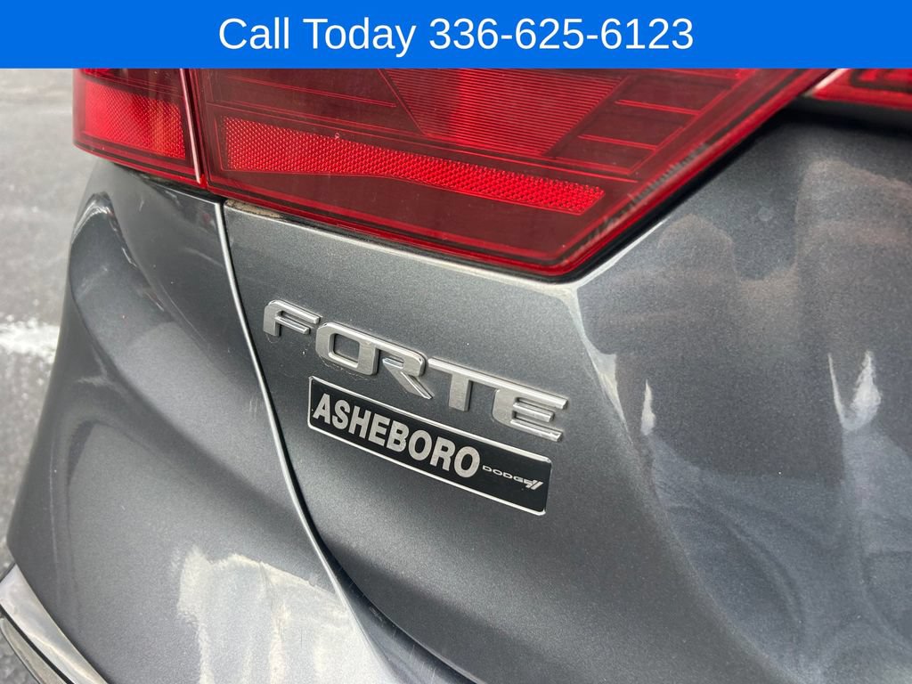 Used 2021 Kia Forte LXS FWD image 12