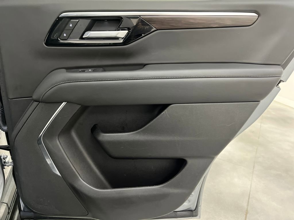 Used 2025 Chevrolet Tahoe LT image 19