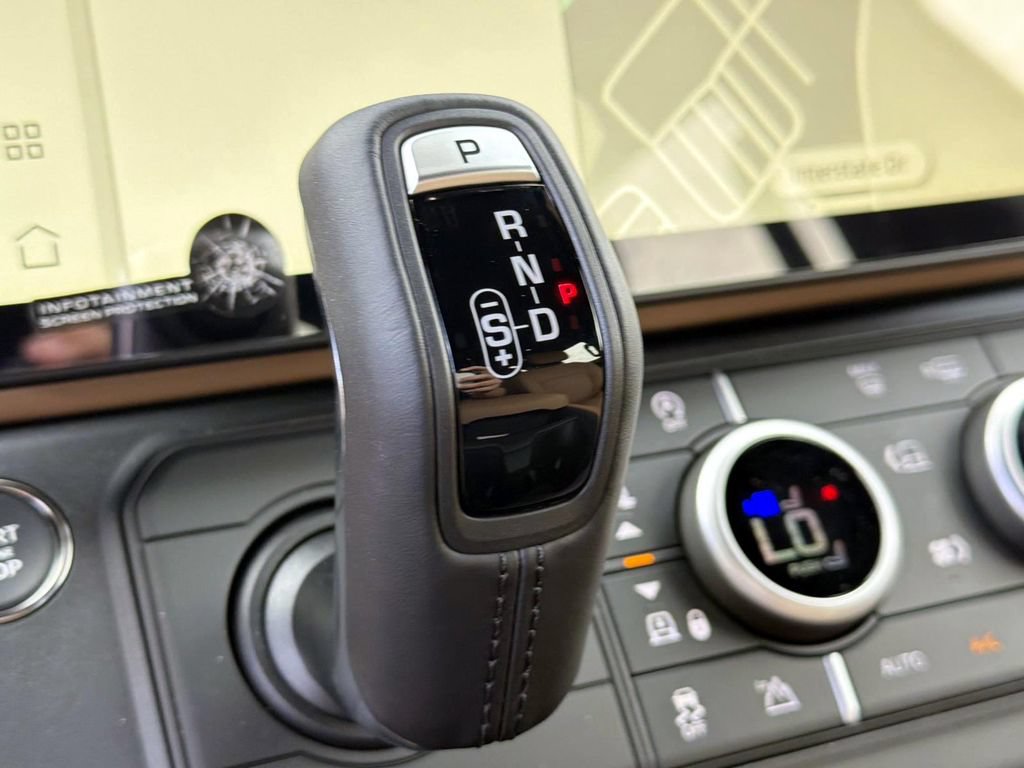 New 2026 Land Rover Defender 110 X-Dynamic SE AWD/4WD image 26