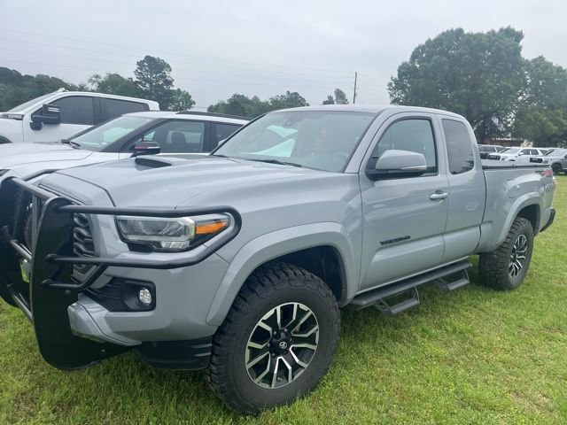 Used 2020 Toyota Tacoma TRD Sport w/ TRD Premium Sport Package AWD/4WD image 2