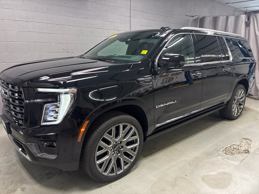 Used 2026 GMC Yukon XL Denali Ultimate w/ LPO, Floor Liner Package AWD/4WD image 45