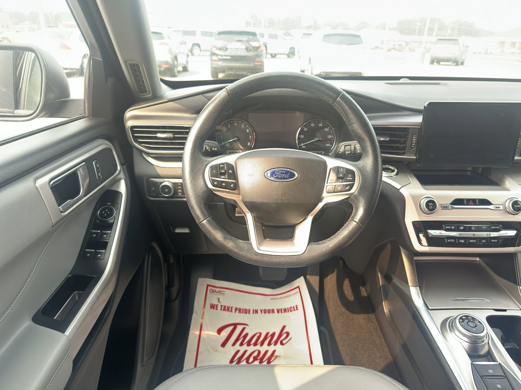 Used 2021 Ford Explorer XLT w/ Equipment Group 202A image 12