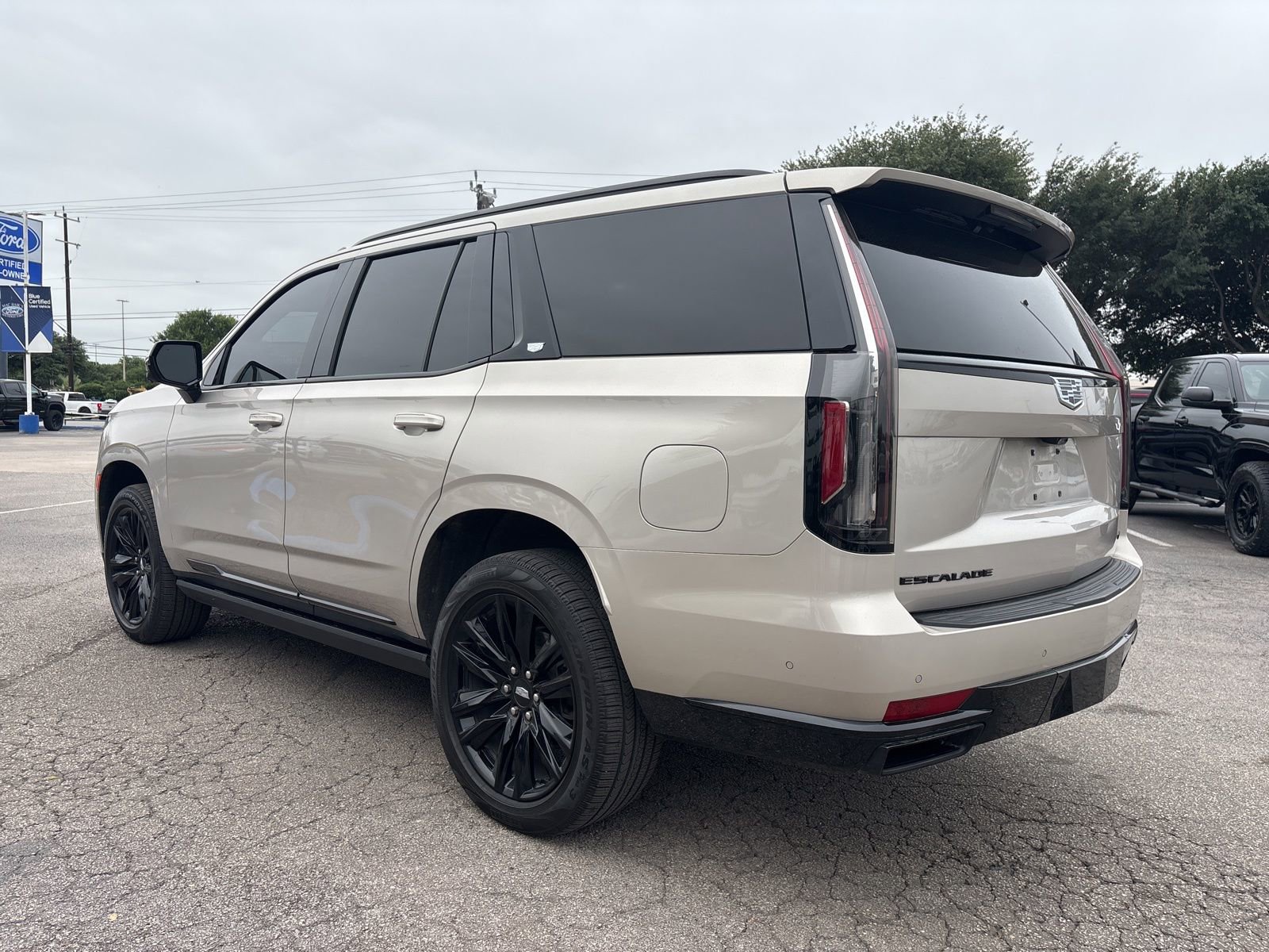 Used 2022 Cadillac Escalade Sport w/ Touring Package RWD image 7