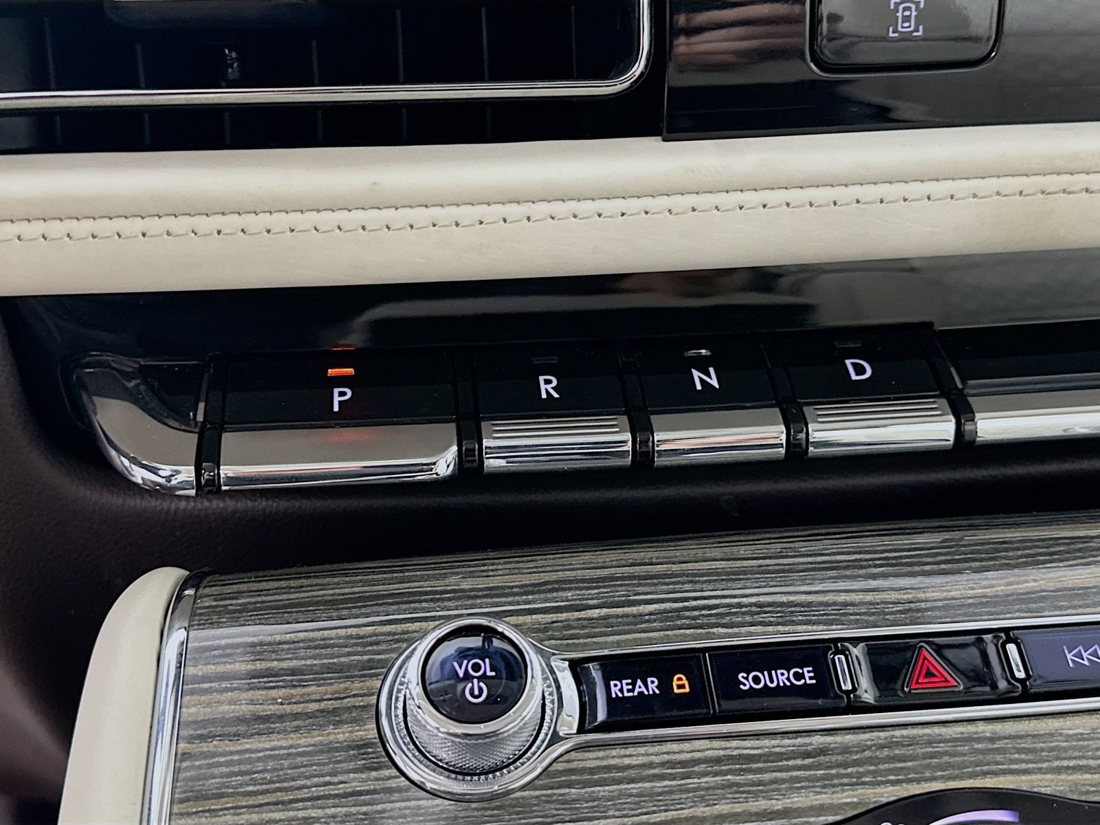 Used 2020 Lincoln Aviator Black Label Grand Touring w/ Class IV Trailer Tow Package AWD/4WD image 28