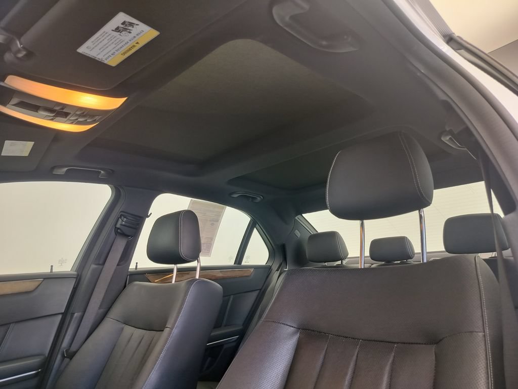 Used 2015 Mercedes-Benz E 400 4MATIC Sedan image 10