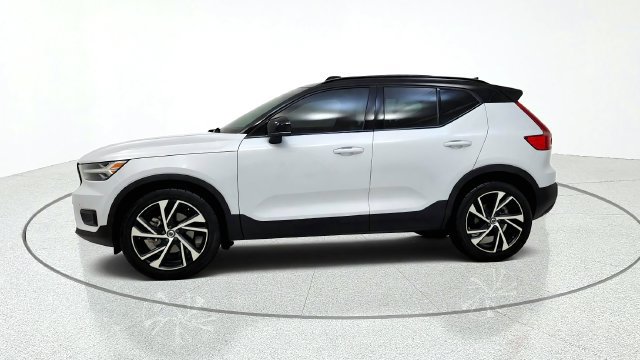 Used 2022 Volvo XC40 T4 R-Design w/ Protection Package Premier FWD image 4