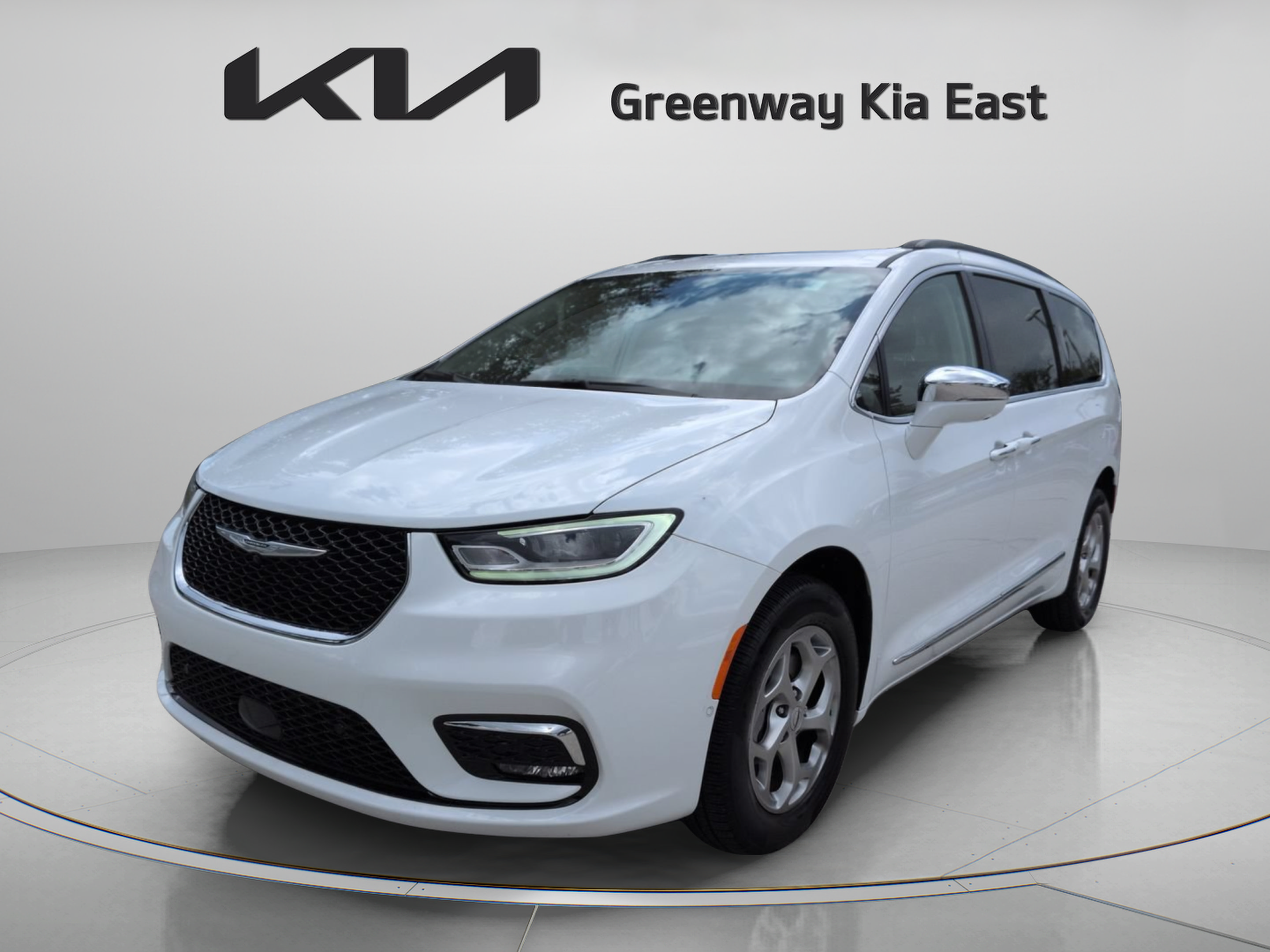 Used 2022 Chrysler Pacifica Limited AWD/4WD image 10