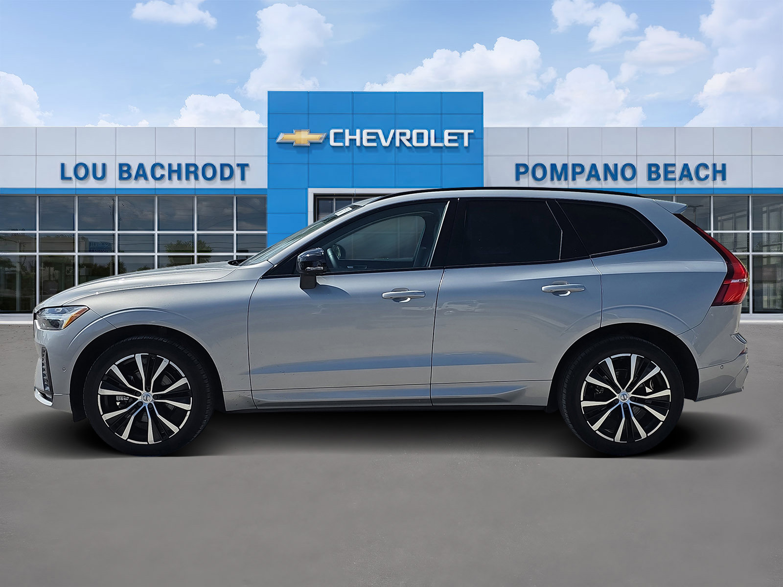 Used 2024 Volvo XC60 B5 Plus w/ Protection Package Premier AWD/4WD image 4
