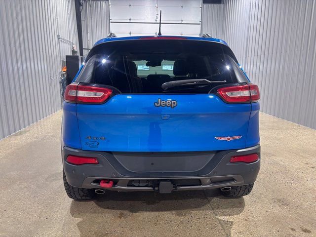 Used 2017 Jeep Cherokee Trailhawk image 4