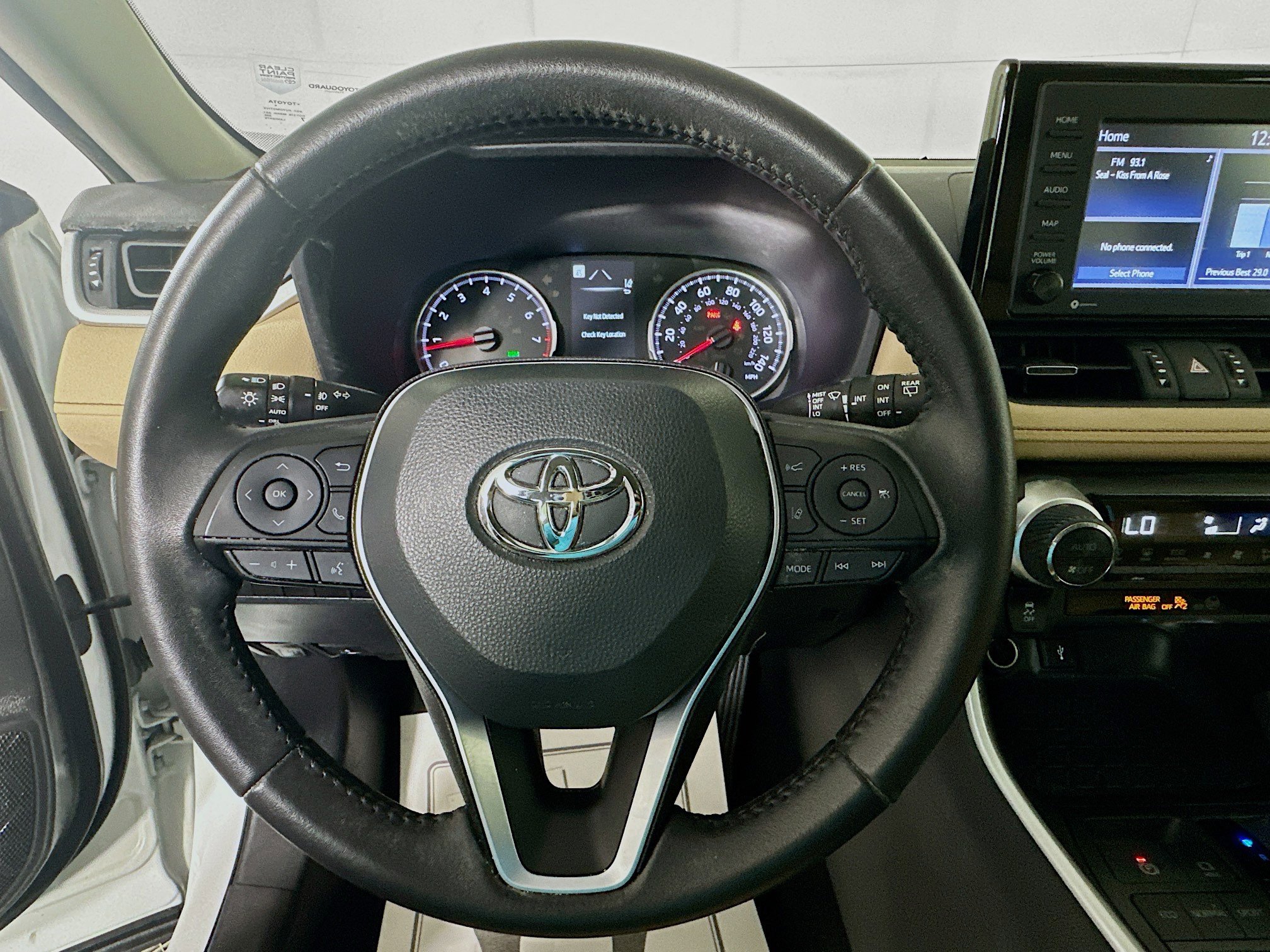 Used 2022 Toyota RAV4 XLE Premium image 15