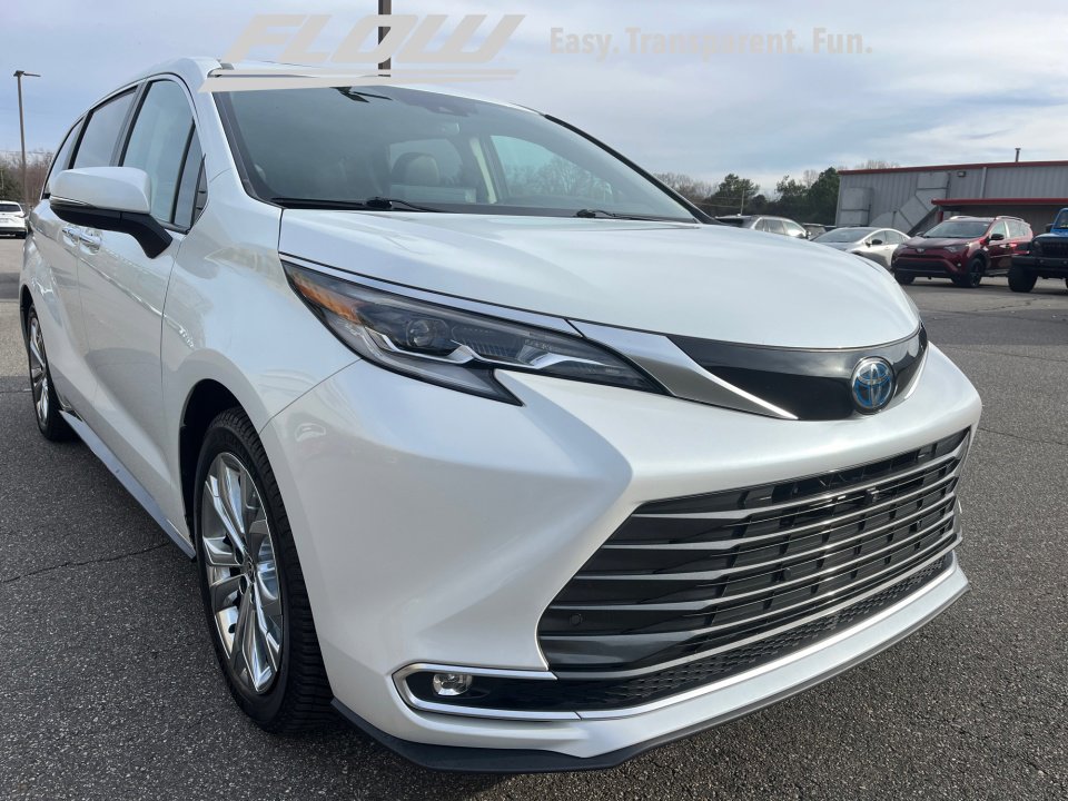 Certified 2023 Toyota Sienna Platinum image 28
