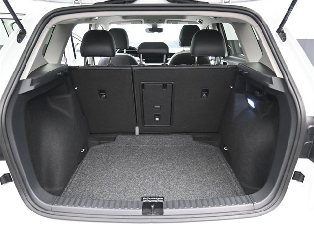 Certified 2025 Volkswagen Taos SE w/ Panoramic Sunroof Package image 30