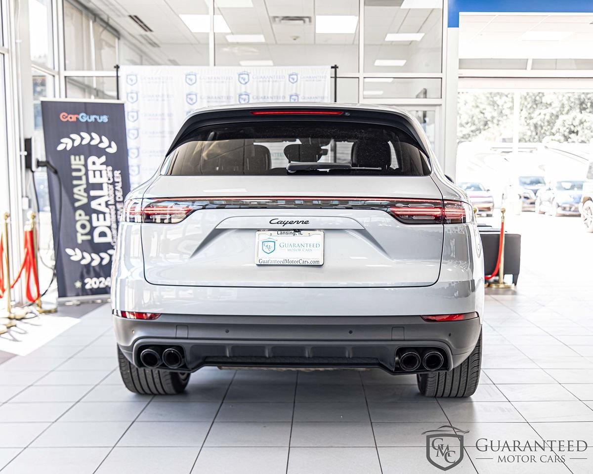 Used 2023 Porsche Cayenne w/ Premium Package AWD/4WD image 13