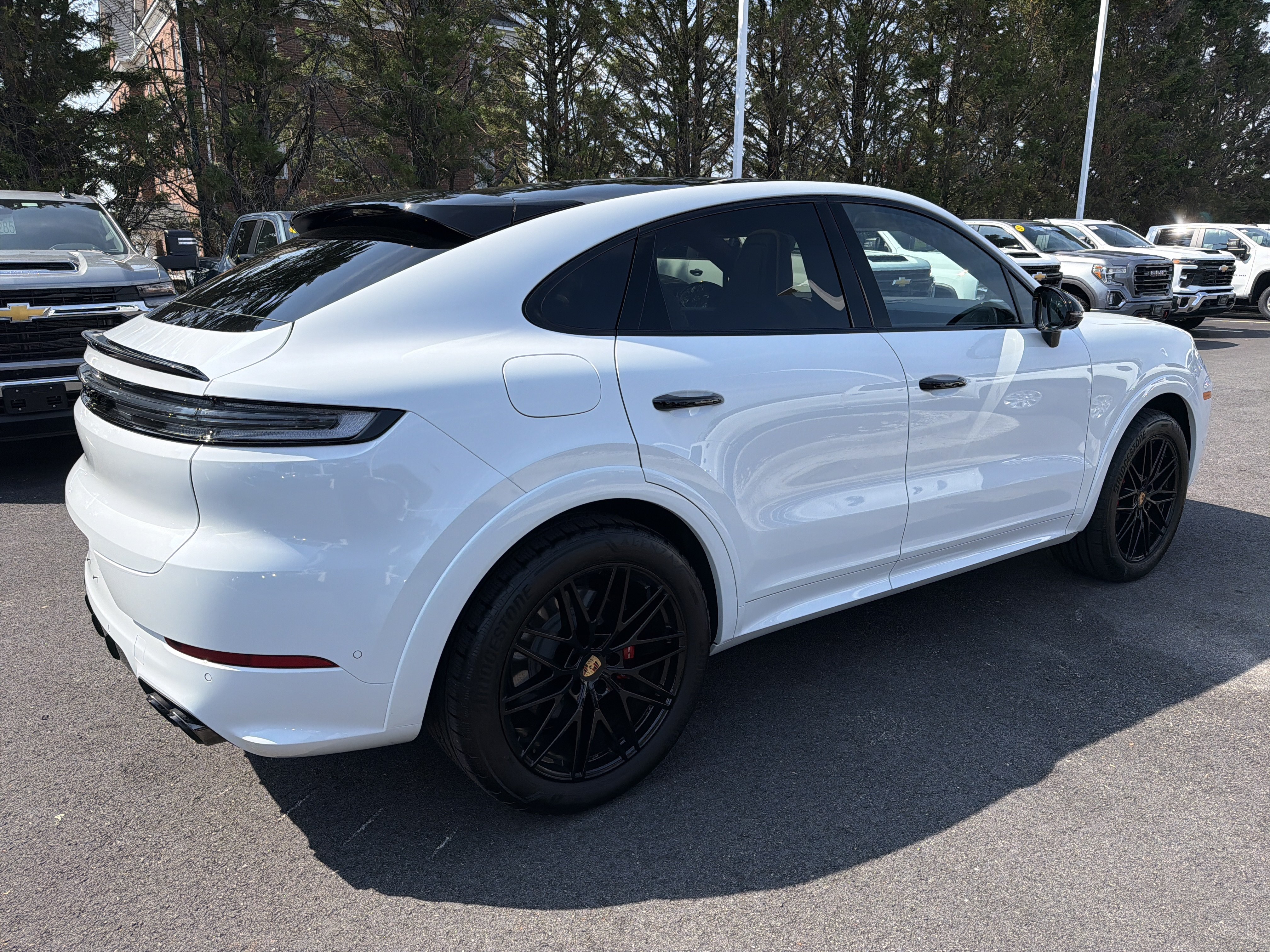 Used 2024 Porsche Cayenne S AWD/4WD image 10