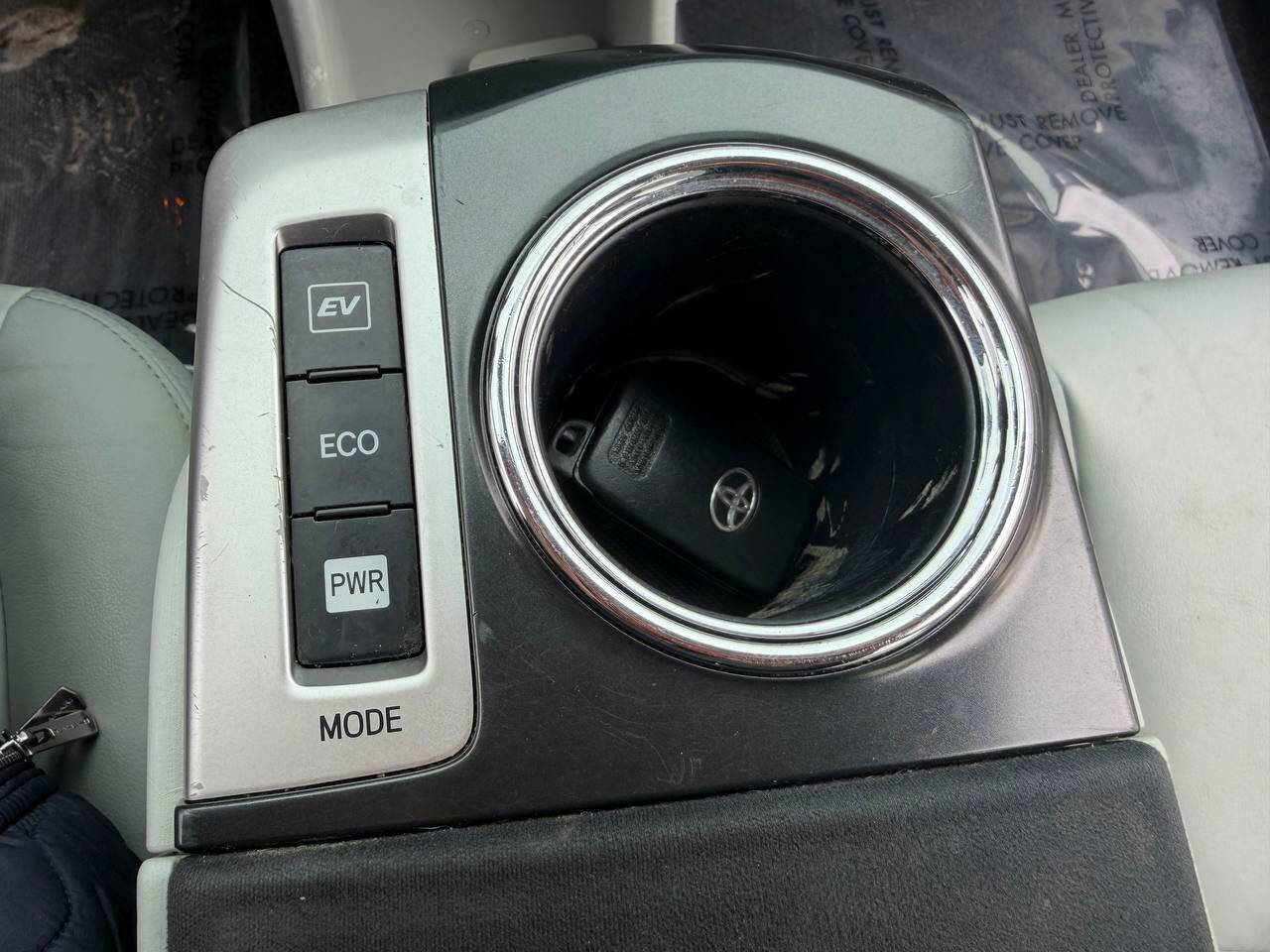 Used 2013 Toyota Prius V Five image 24