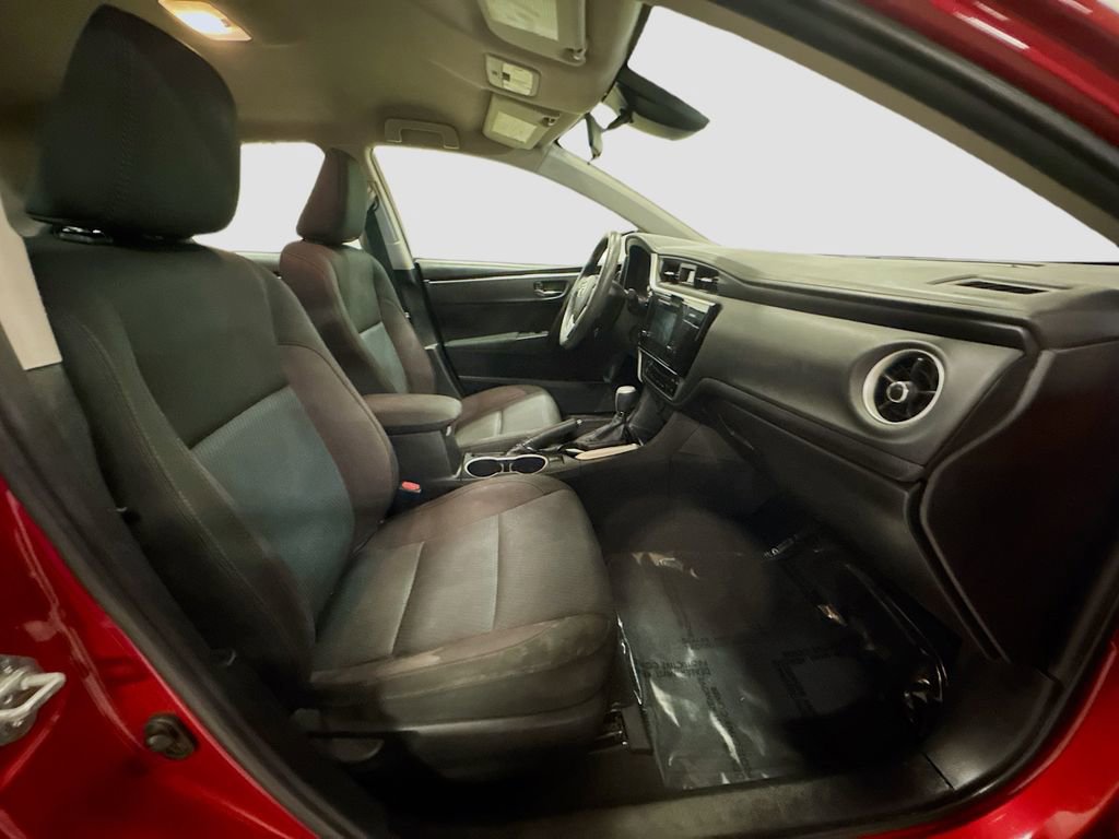 Used 2017 Toyota Corolla LE image 30