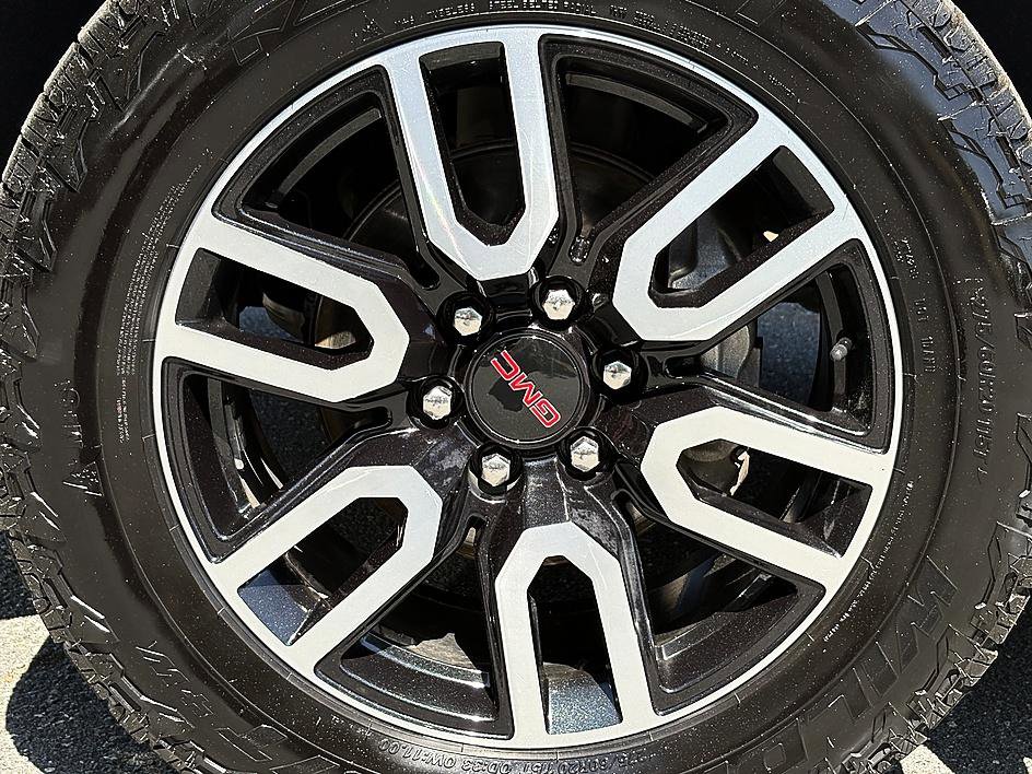 Used 2020 GMC Sierra 1500 AT4 w/ AT4 Premium Package AWD/4WD image 7