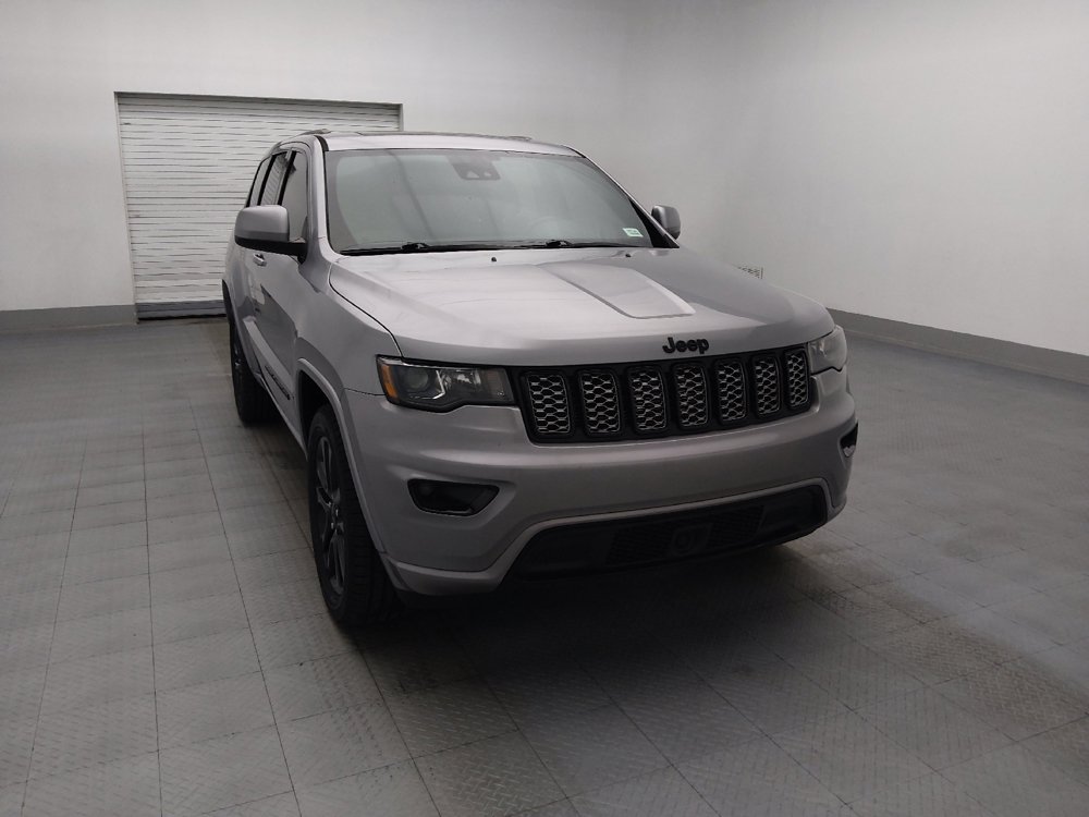 Used 2020 Jeep Grand Cherokee Altitude AWD/4WD image 13