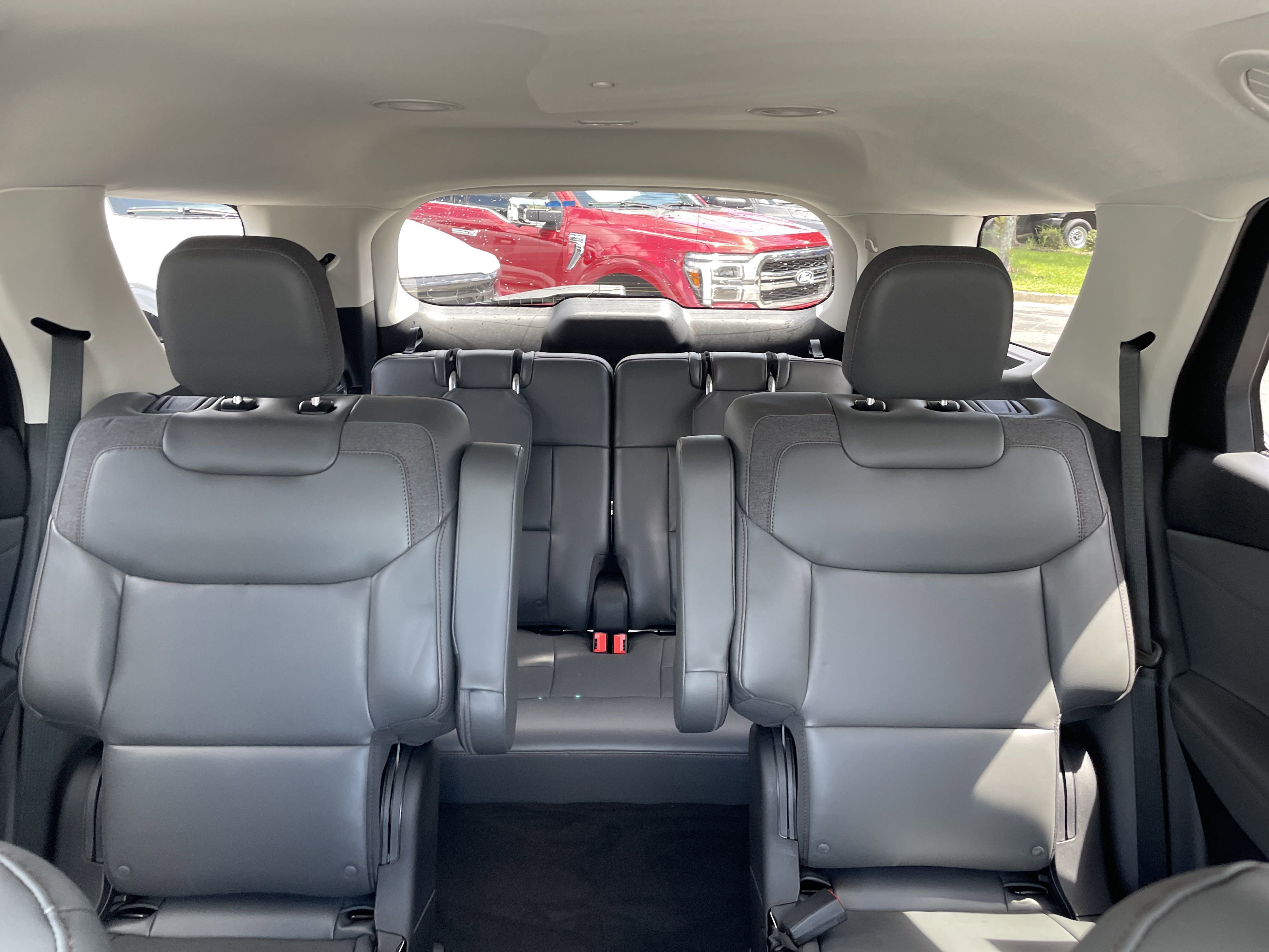 New 2025 Ford Explorer Active w/ Active Comfort Package image 18