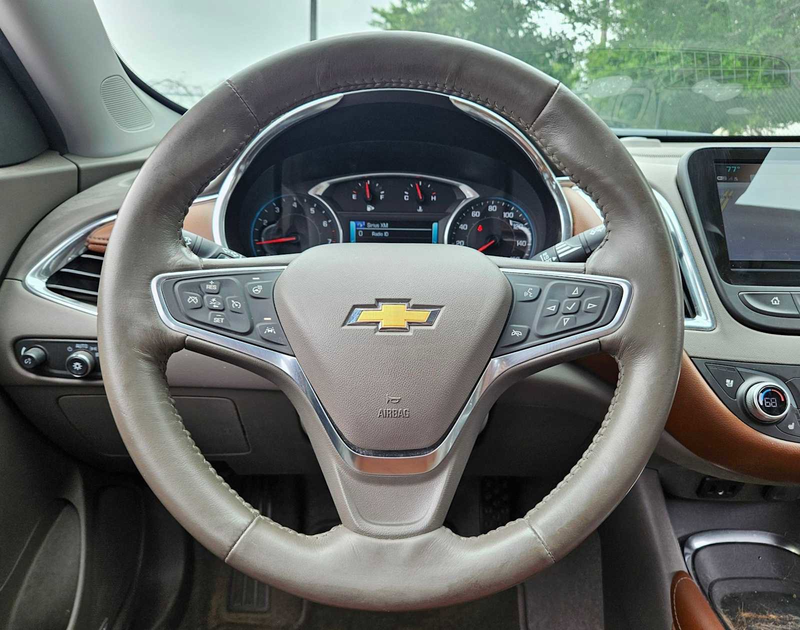 Used 2018 Chevrolet Malibu Premier w/ Driver Confidence Package FWD image 14