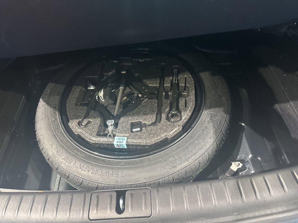 Used 2023 Genesis G70 2.0T image 8