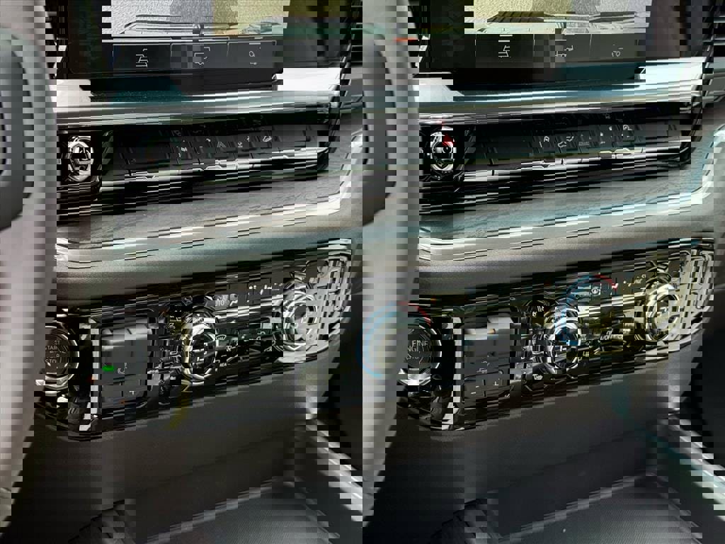 New 2026 GMC Sierra 2500 SLT w/ SLT Convenience Package image 13