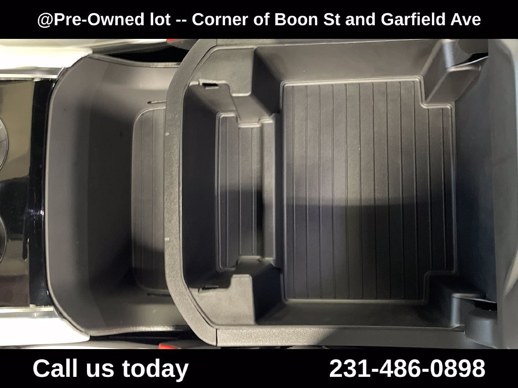 Used 2026 Chevrolet Tahoe Premier w/ Sun And Tow Package AWD/4WD image 24