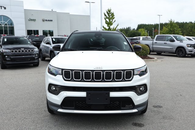 Used 2023 Jeep Compass Limited w/ Sun and Sound Group AWD/4WD image 2