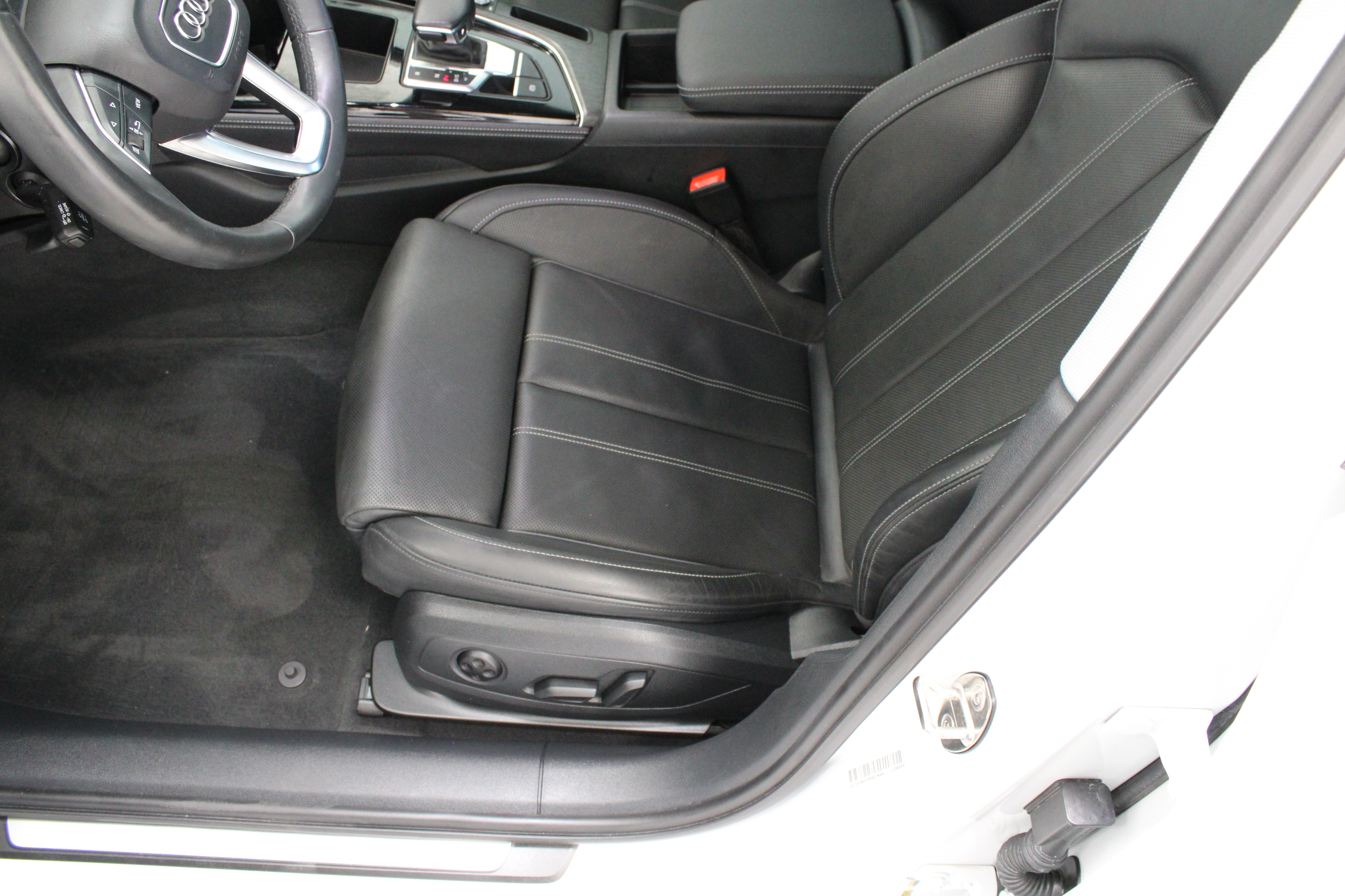 Used 2021 Audi A4 2.0T Premium Plus w/ Premium Plus Package AWD/4WD image 15