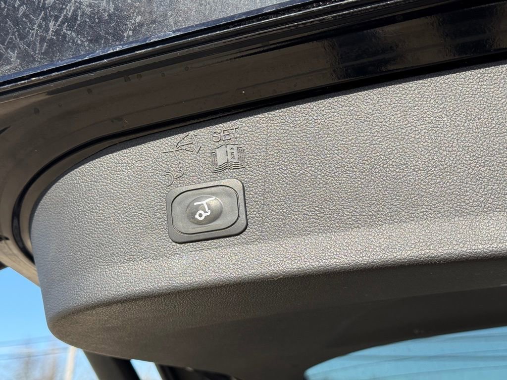 Used 2019 Ford Escape SEL image 27