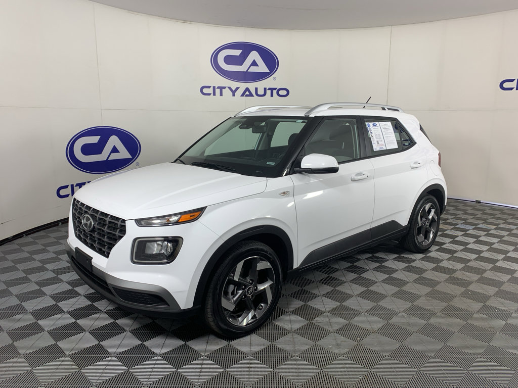 Used 2025 Hyundai Venue SEL FWD image 7