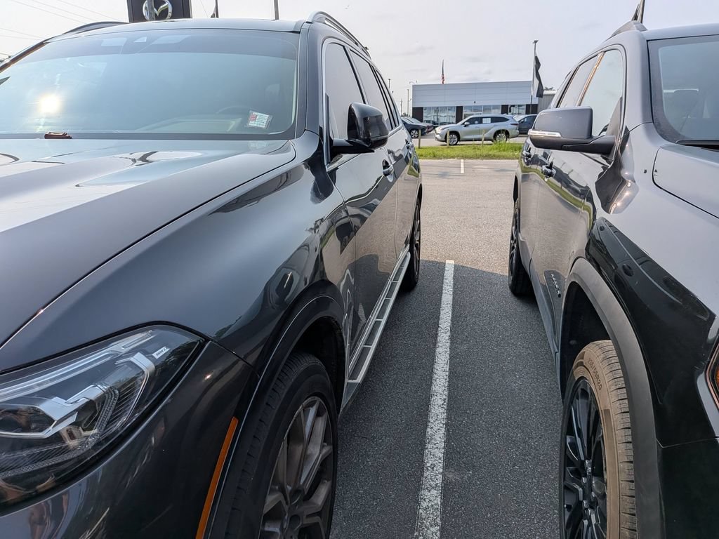 Used 2021 BMW X7 xDrive40i w/ Parking Assistance Package AWD/4WD image 2