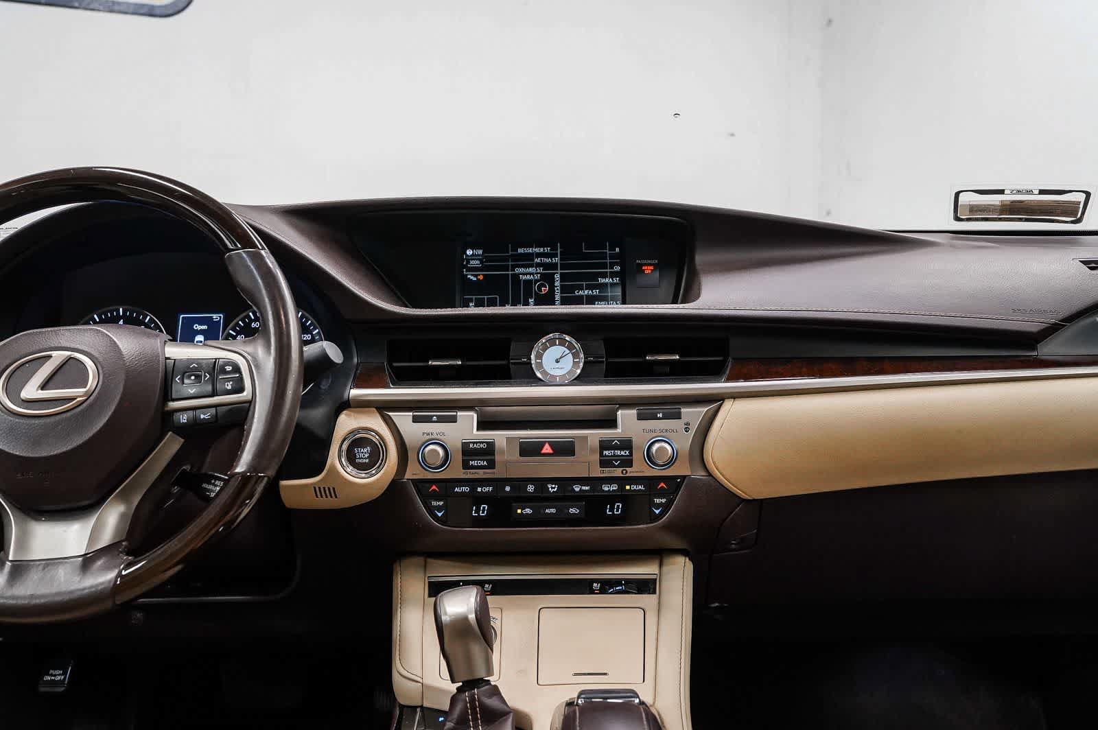 Used 2018 Lexus ES 350 w/ Navigation System Package FWD image 13